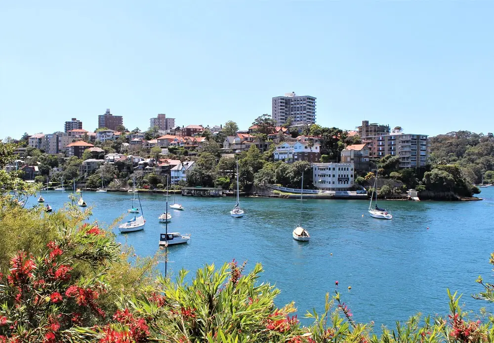 Moving to Sydney? A guide on where to live in Sydney by a house sitter who's lived in over 15 Sydney suburbs.