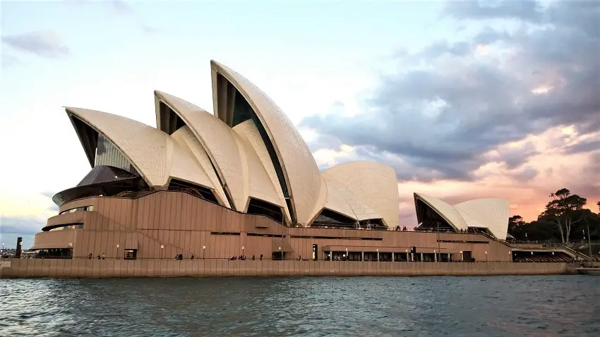 The best things to do in Sydney Australia - discover Sydney highlights including Sydney Opera House, Sydney Harbour Bridge, Bondi Beach, the Blue Mountains, Sydney food & more.