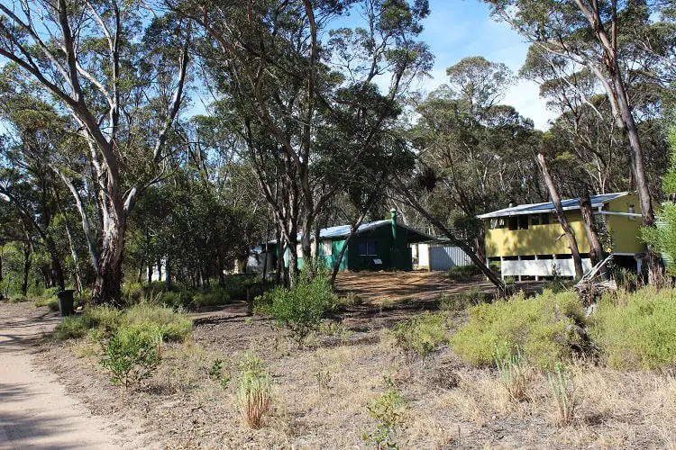 Camp for free on your scenic journey from Albany to Bremer Bay WA. Save money at these beautiful camping grounds by the beach and lake in Western Australia between Perth and Adelaide.