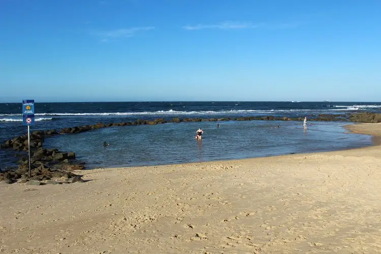 Enjoy a nature-filled trip to The Entrance in Central Coast NSW, Australia, just 90 minutes’ drive from Sydney. Discover amazing beaches, including Shelly Beach and Bateau Bay, short coastal walks and the best places to see from Avoca Beach up to Norah Head.