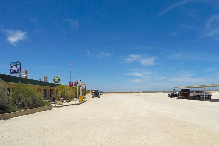 Nullarbor Roadhouse accommodation and fuel stop.