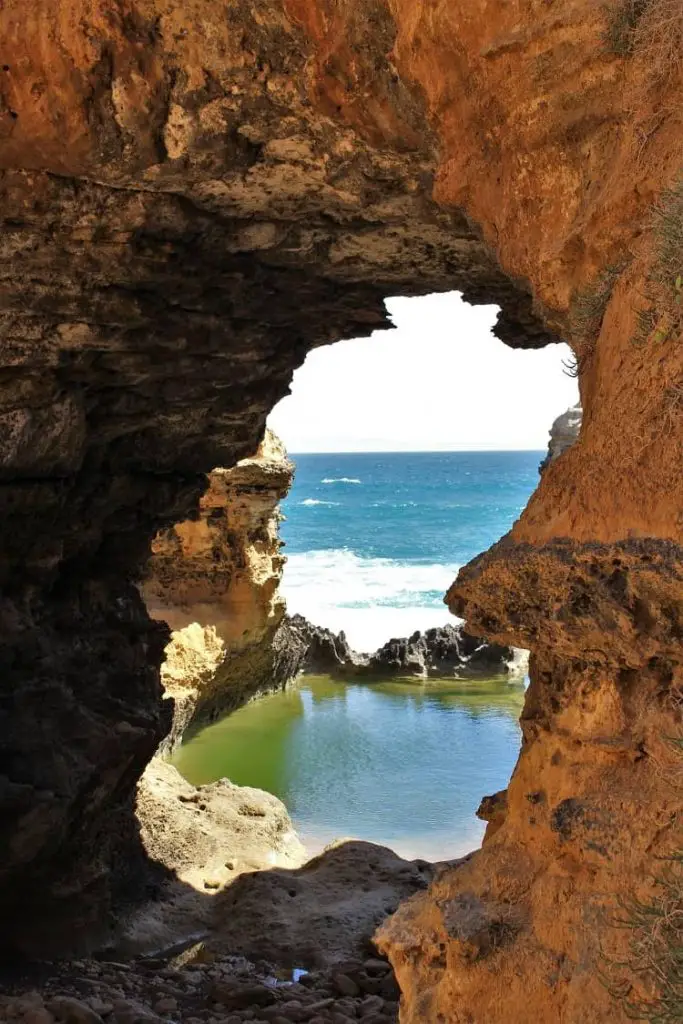 Plan your Great Ocean Road drive itinerary with this useful guide, which includes top attractions, such as the 12 Apostles, and where to find accommodation.