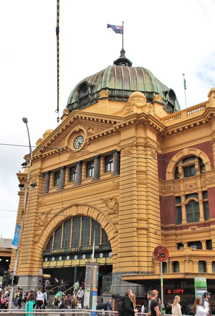 Discover 15 things to do in Melbourne, Australia's most cosmopolitan city. Includes beaches, shopping, day trips, cafes and other Melbourne attractions.